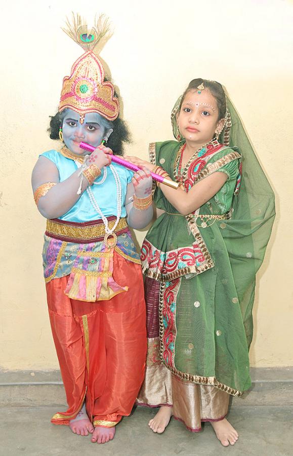 Sri_20Krishnashtami_20Celebrations_20Telugu_20States-9.jpg 10