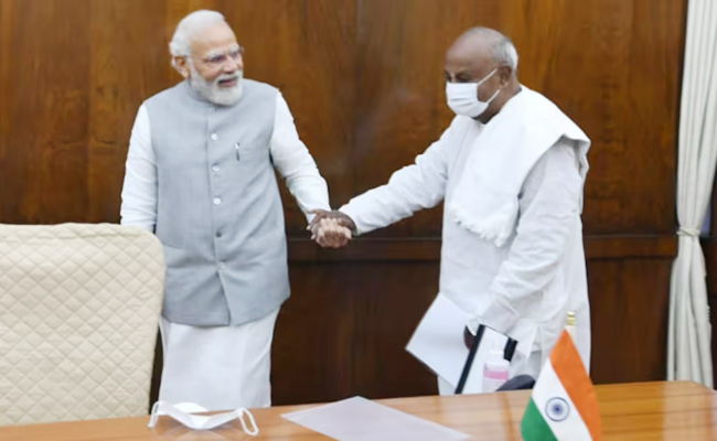 Modi-Deve-Gowda-2.jpg