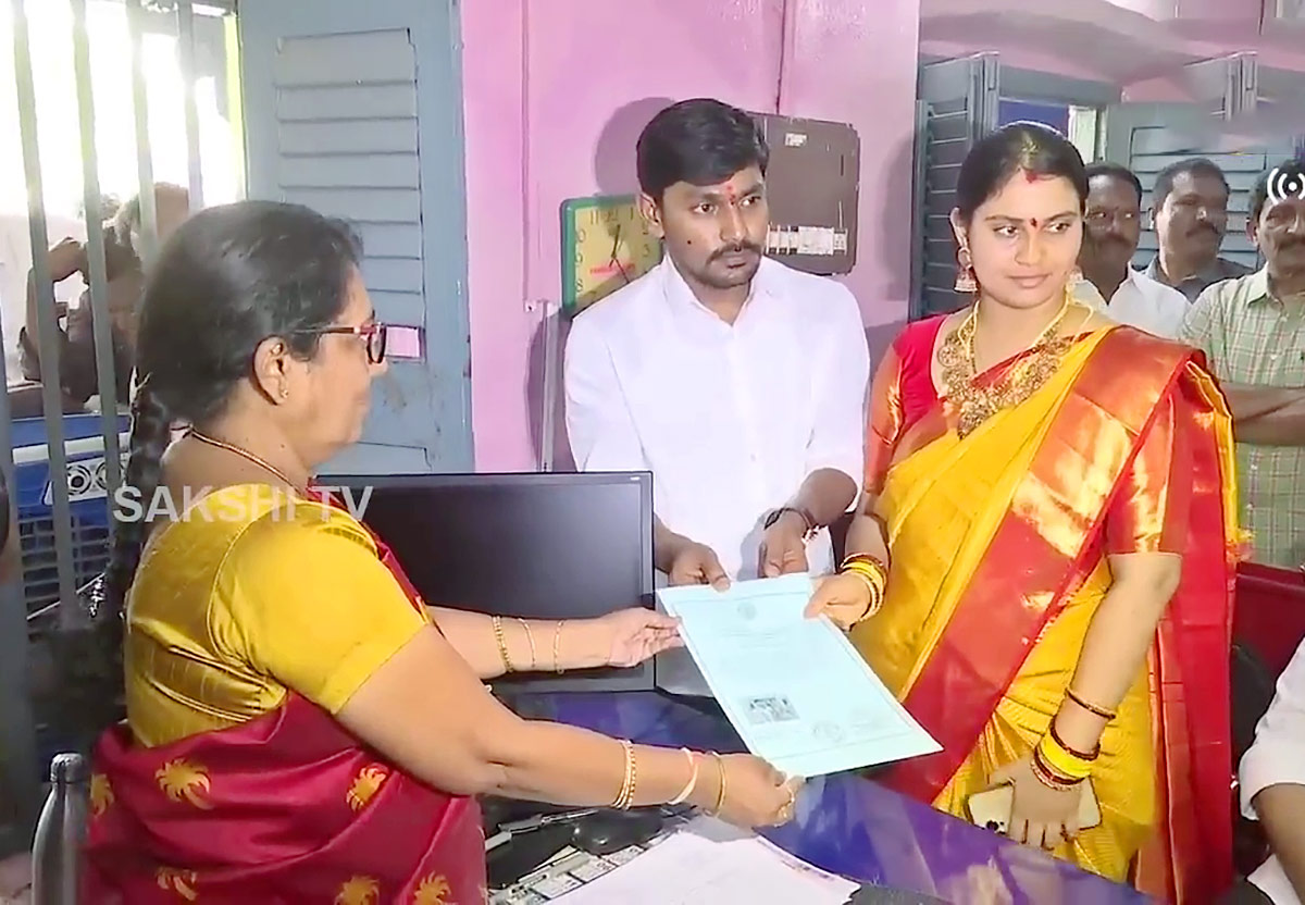 Proddatur_20MLA_20Rachamallu_20Siva_20Prasad_20Reddy_20Daughter_20Love_20Marriage-10.jpg 10
