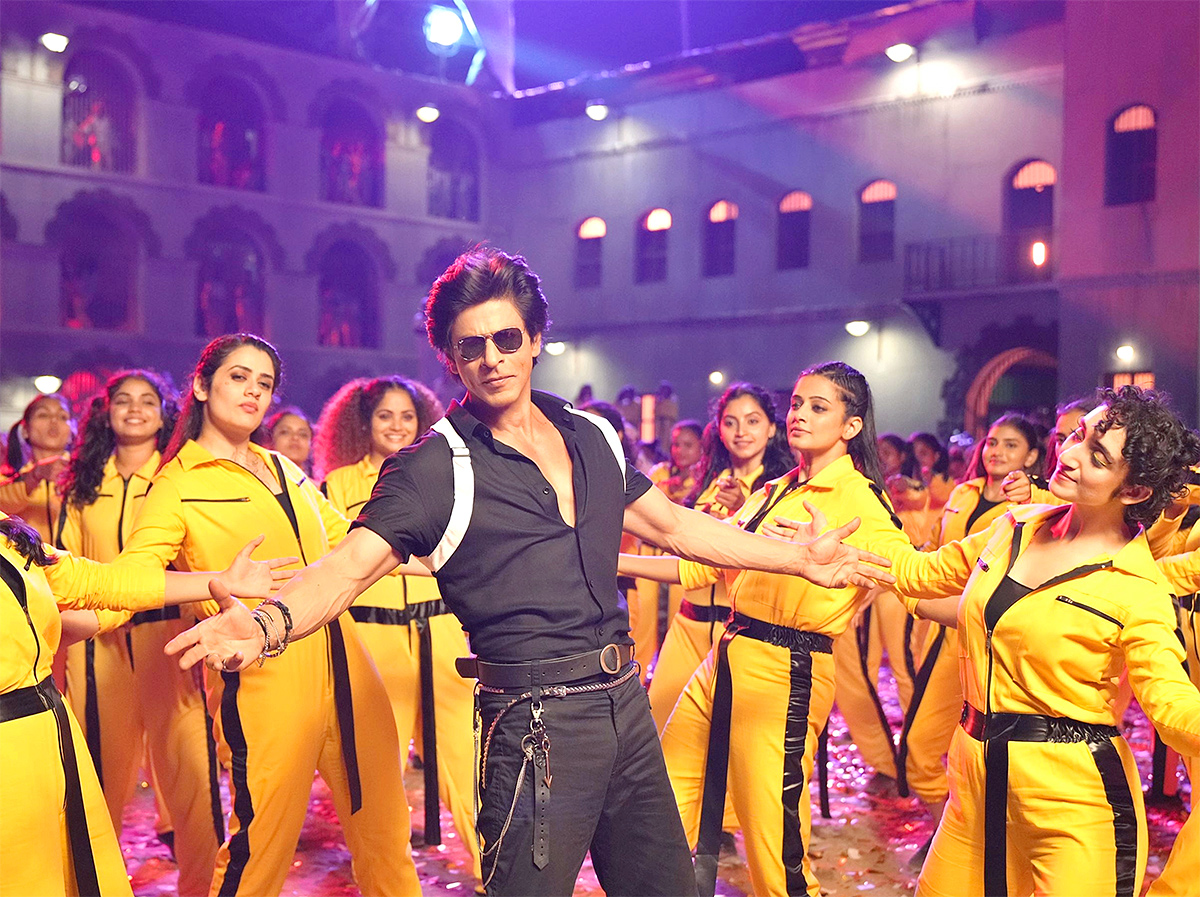 Shah_20Rukh_20Khan_20Jawan_20Movie_20HD_20Images-25.jpg 23