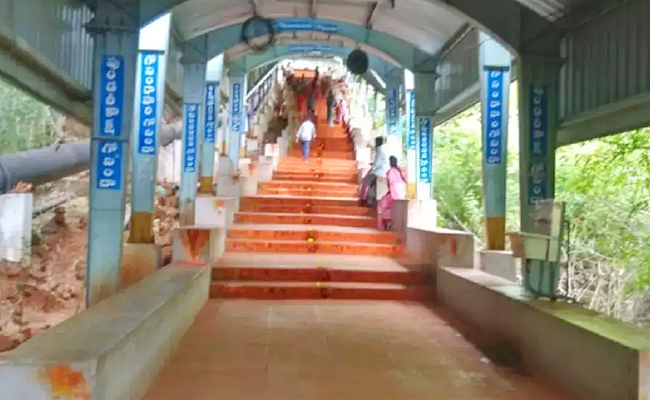 Tirumala-Pedestrian-Pathway.jpg