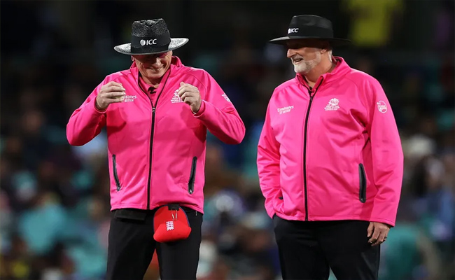umpires.jpg