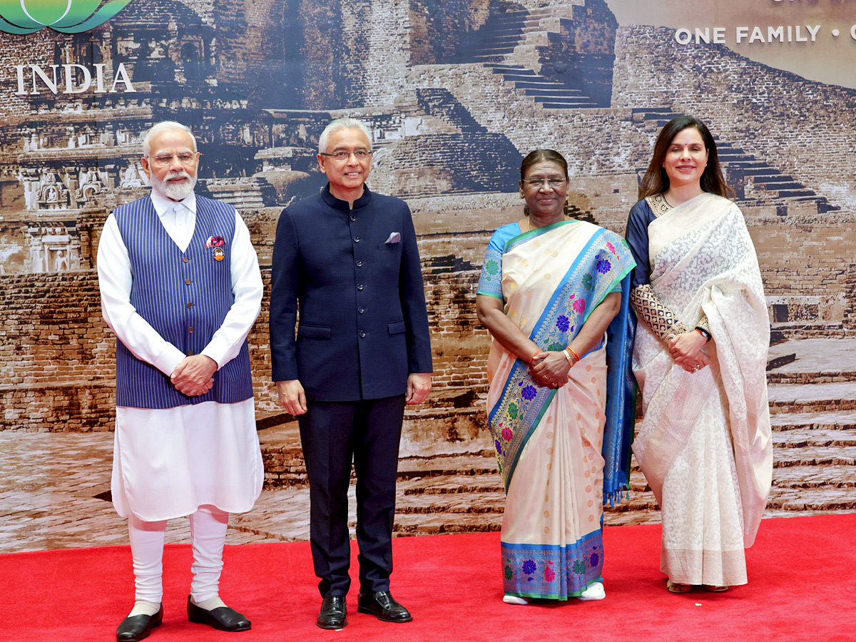 PM_20Modi_20receives_20world_20leaders_20at_20Bharat_20Mandapam_20Photos_8.jpg 8