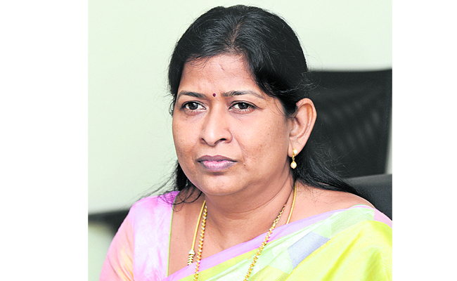 TANETI_20VANITHA_202.jpg
