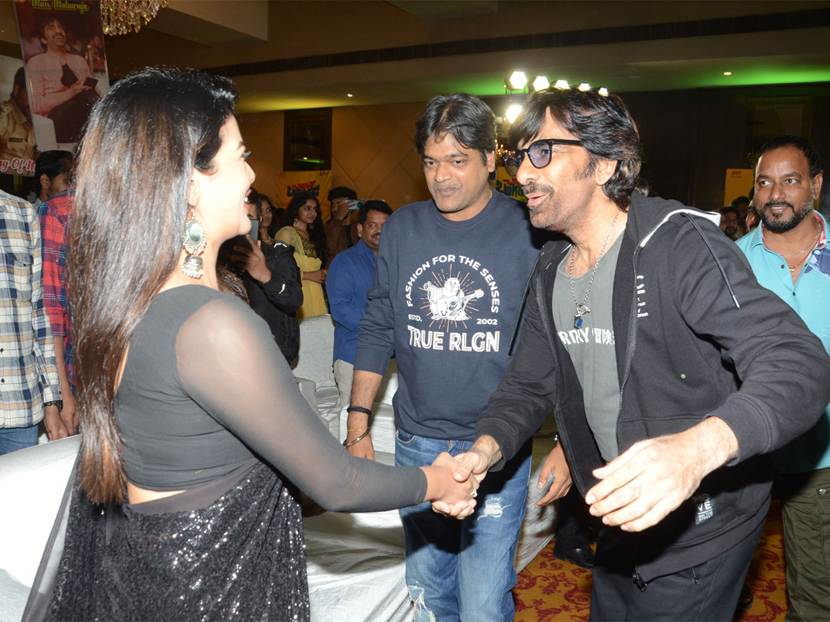 Changure_20Bangaru_20Raja_20Pre_20Release_20Event_20Photos-33.jpg 32