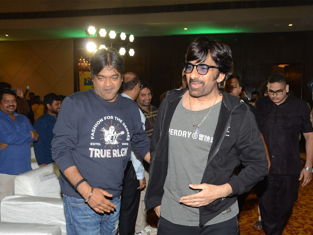 Changure_20Bangaru_20Raja_20Pre_20Release_20Event_20Photos-34.jpg 33