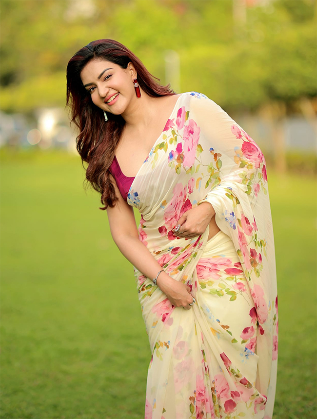 actress_20honey_20rose_20new_20photos_20-15.jpg 14