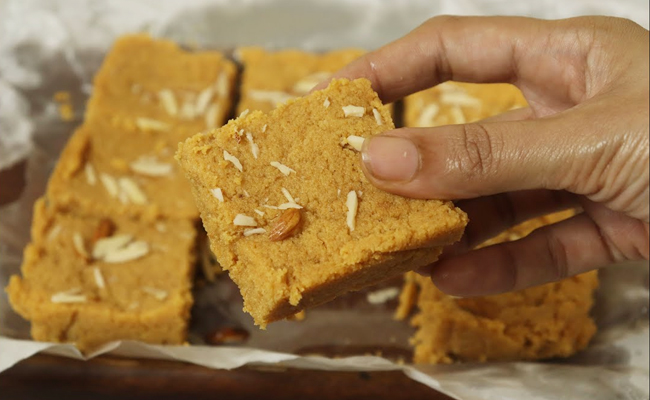 egg-badam-barfi.jpg
