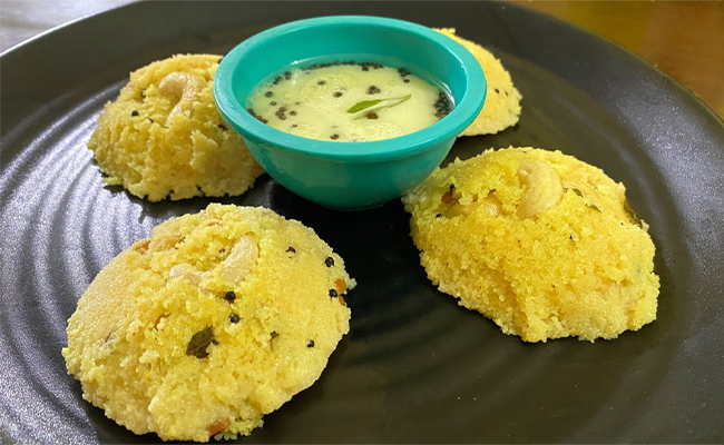 Coconut-Corn-Idli-Recipe-02.jpg