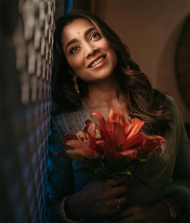 Happy_20Birthday_20Shriya_20Saran_20Latest_20images-22.jpg 21