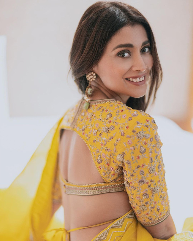 Happy_20Birthday_20Shriya_20Saran_20Latest_20images-4.jpg 4