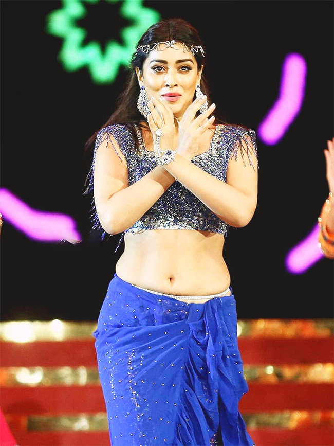 Happy_20Birthday_20Shriya_20Saran_20Latest_20images-6.jpg 6