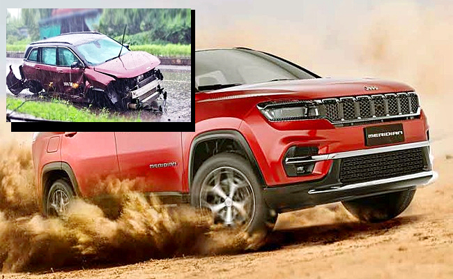 Rs-33-Lakh-Jeep-Meridian-Crashed.jpg