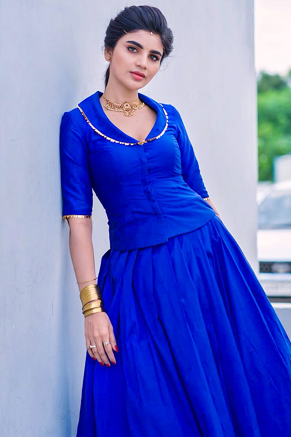 Jabardasth_20Varsha_20Latest_20Photos_7.jpg 8