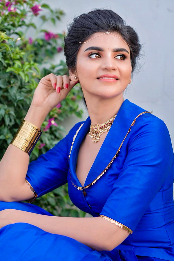 Jabardasth_20Varsha_20Latest_20Photos_8.jpg 9