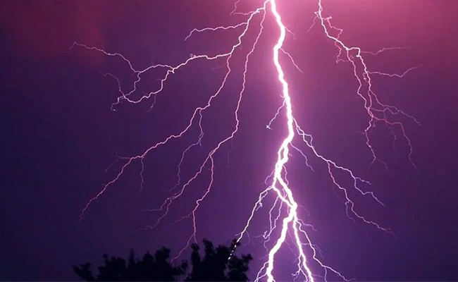 thunders.jpg