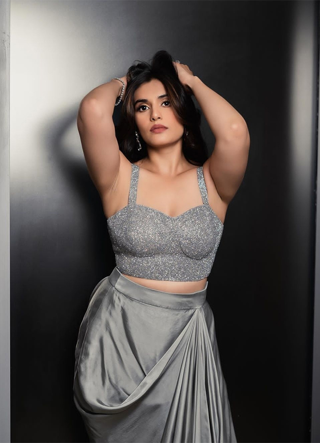 Divyansha_20Kaushik_20Hot_20Pics-25.jpg 25