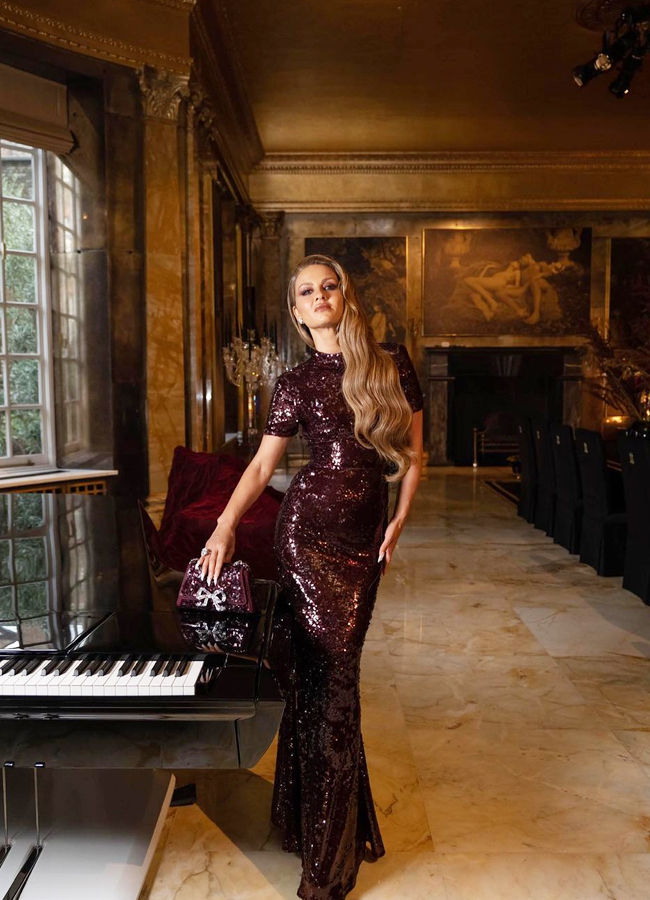 natasha-poonawalla-29.jpg 29