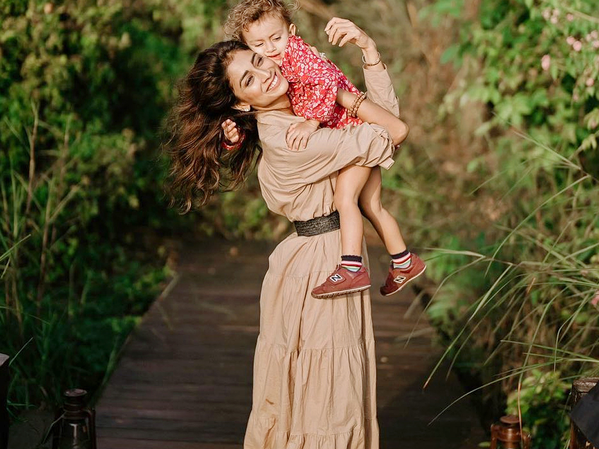 Heroine_20Shriya_20family_20vacation_20photos_13.jpg 11