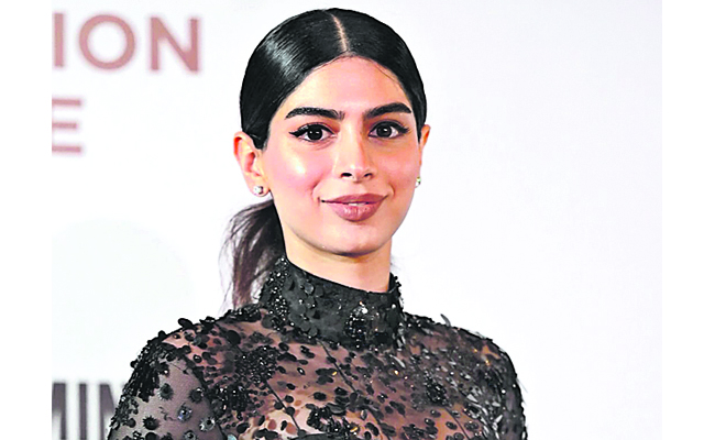 Kushi_20Kapoor.jpg