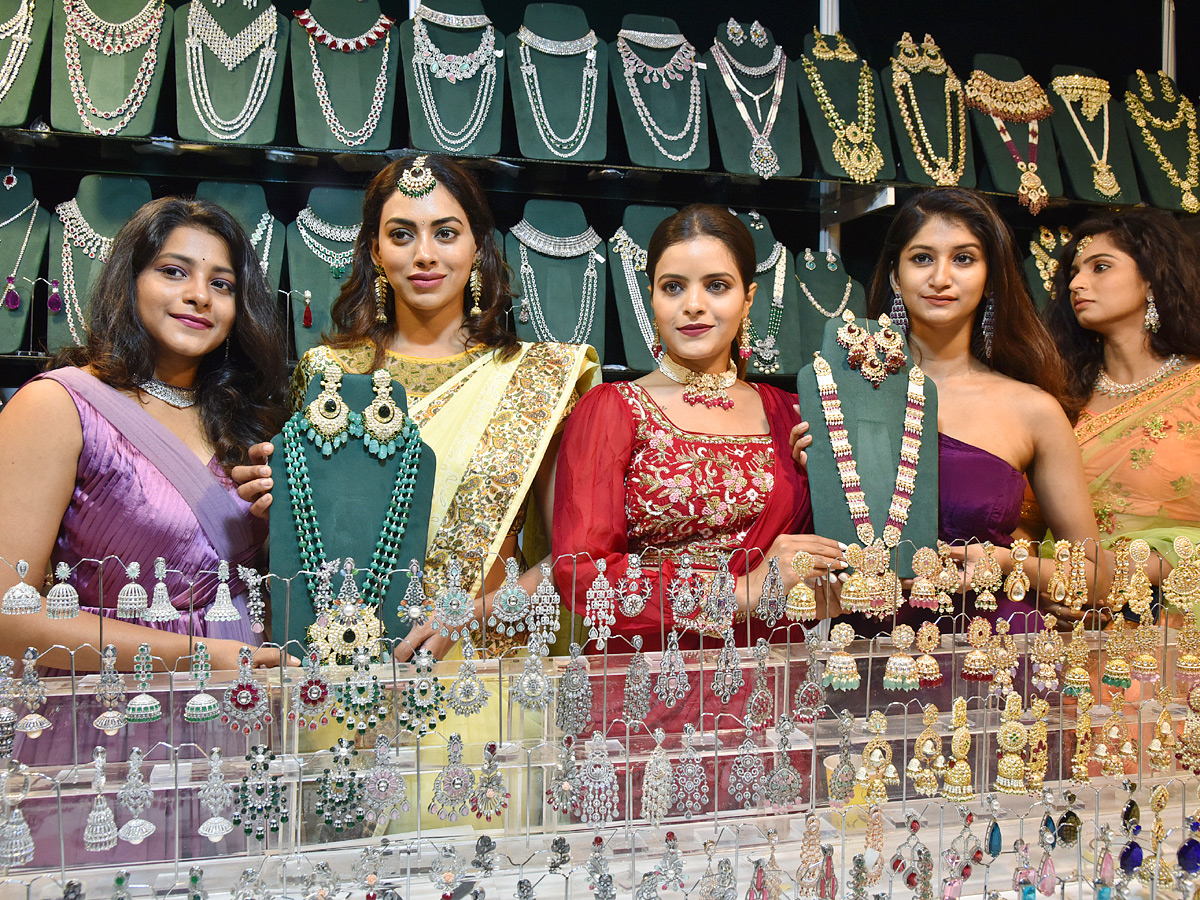 Sutraa_20Indian_20Fashion_20Exhibition_20At_20Hyderabad_17.jpg 18