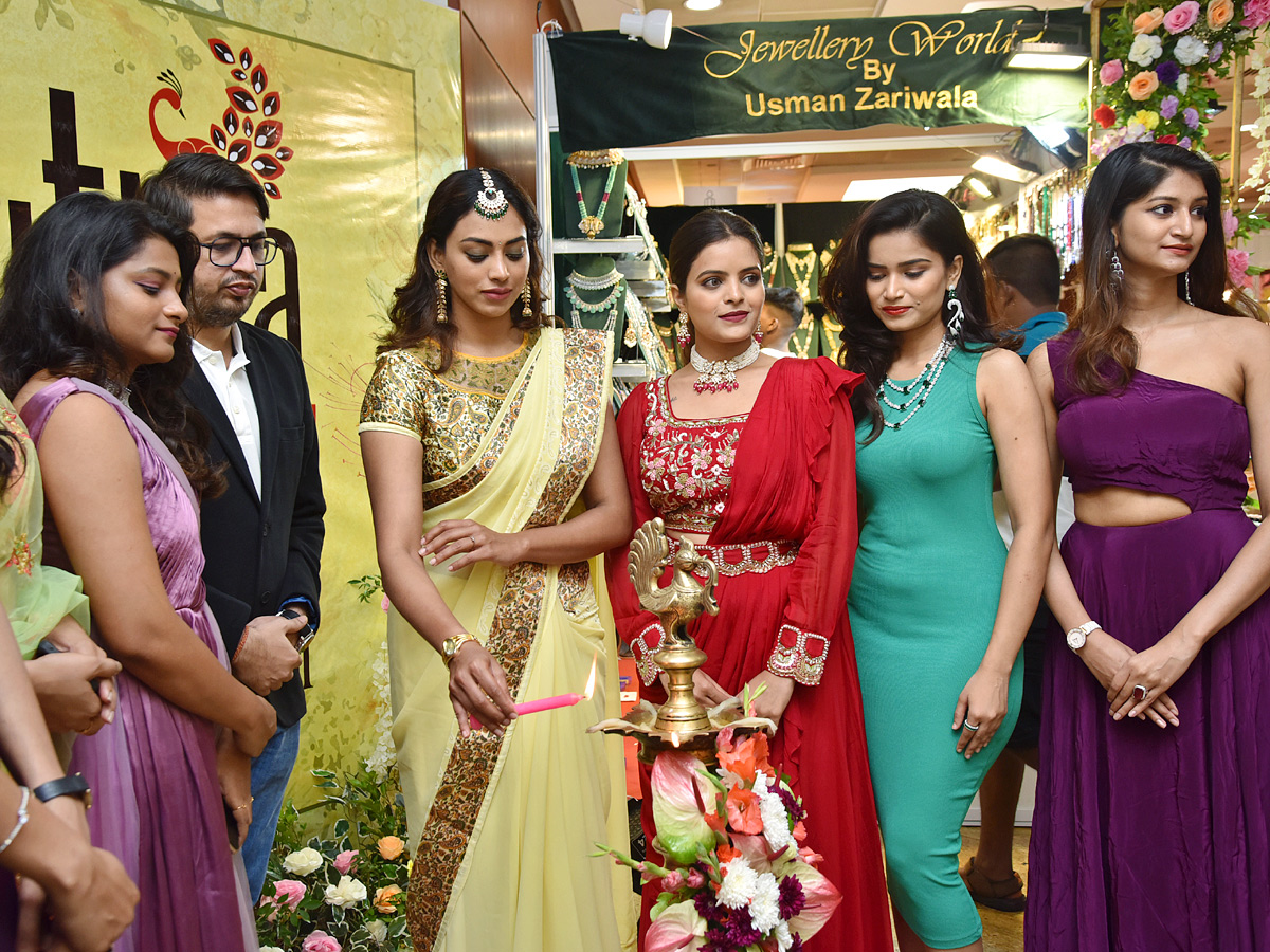 Sutraa_20Indian_20Fashion_20Exhibition_20At_20Hyderabad_19.jpg 1
