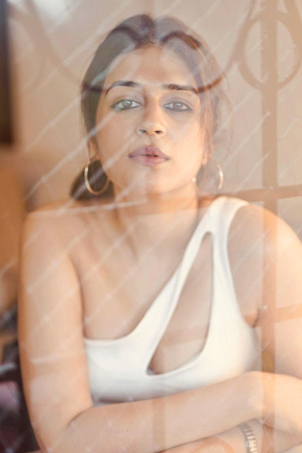 Shraddha_20Das_20Latest_20Stunning_20Photos_3.jpg 4