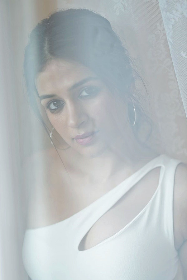 Shraddha_20Das_20Latest_20Stunning_20Photos_4.jpg 5