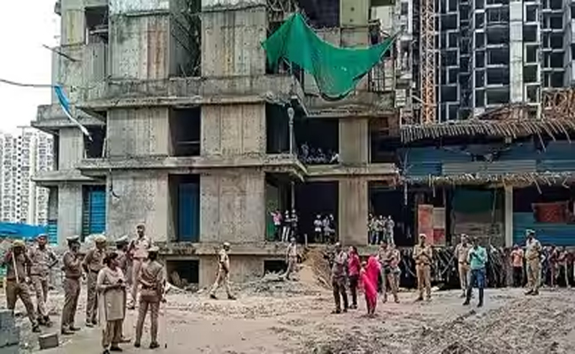 noida-lift.jpg