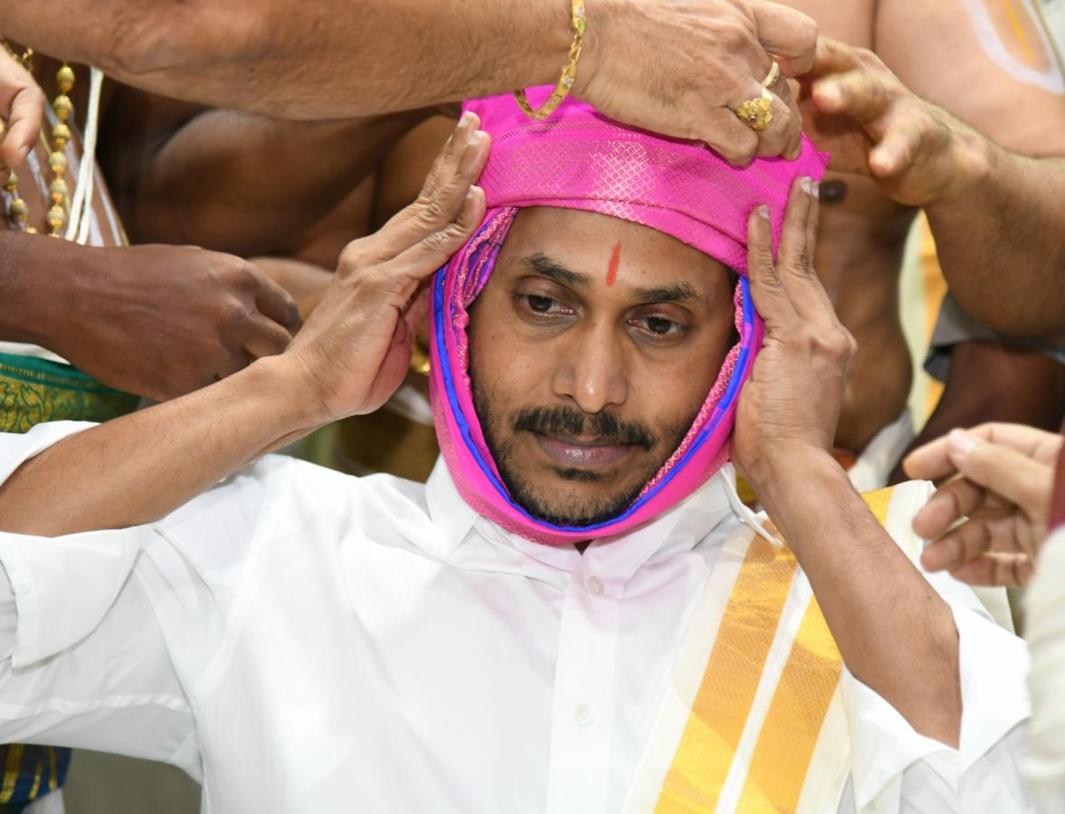 CM-YS-Jagan-At-Tirumala-Brahmotsavam-01.jpeg 2
