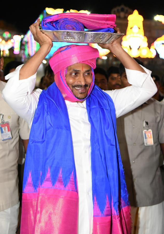 CM-YS-Jagan-At-Tirumala-Brahmotsavam-04.jpeg 5