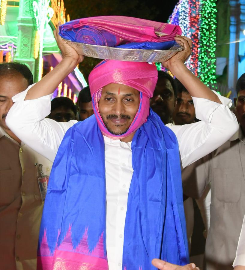 CM-YS-Jagan-At-Tirumala-Brahmotsavam-13.jpeg 17