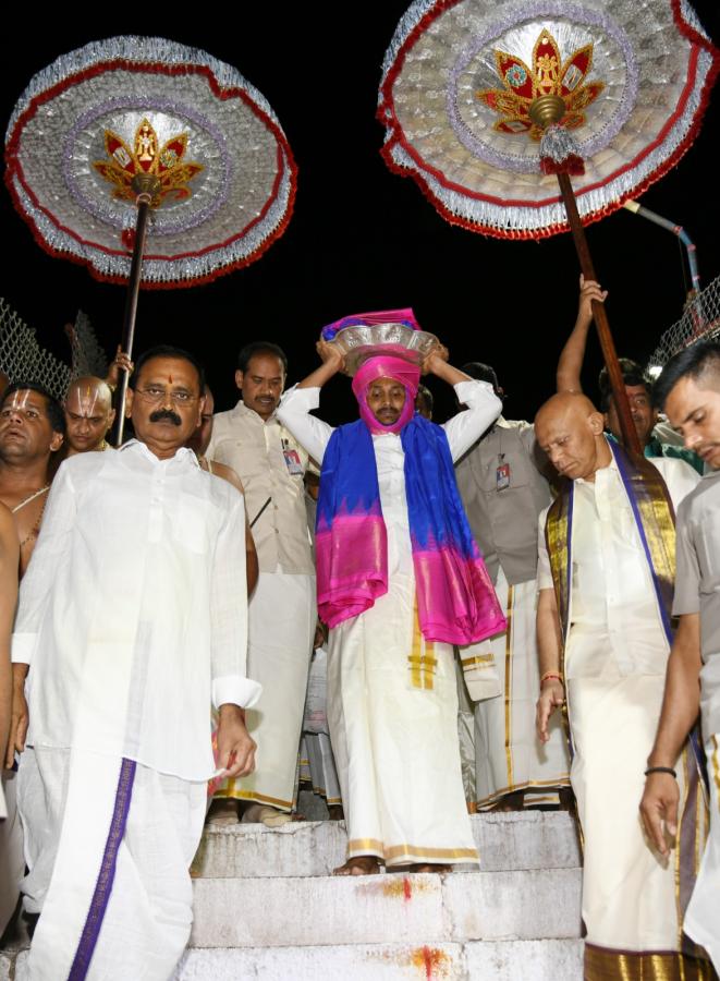 CM-YS-Jagan-At-Tirumala-Brahmotsavam-14.jpeg 14