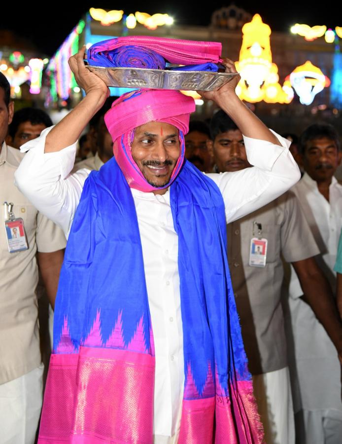 CM-YS-Jagan-At-Tirumala-Brahmotsavam-17.jpeg 21
