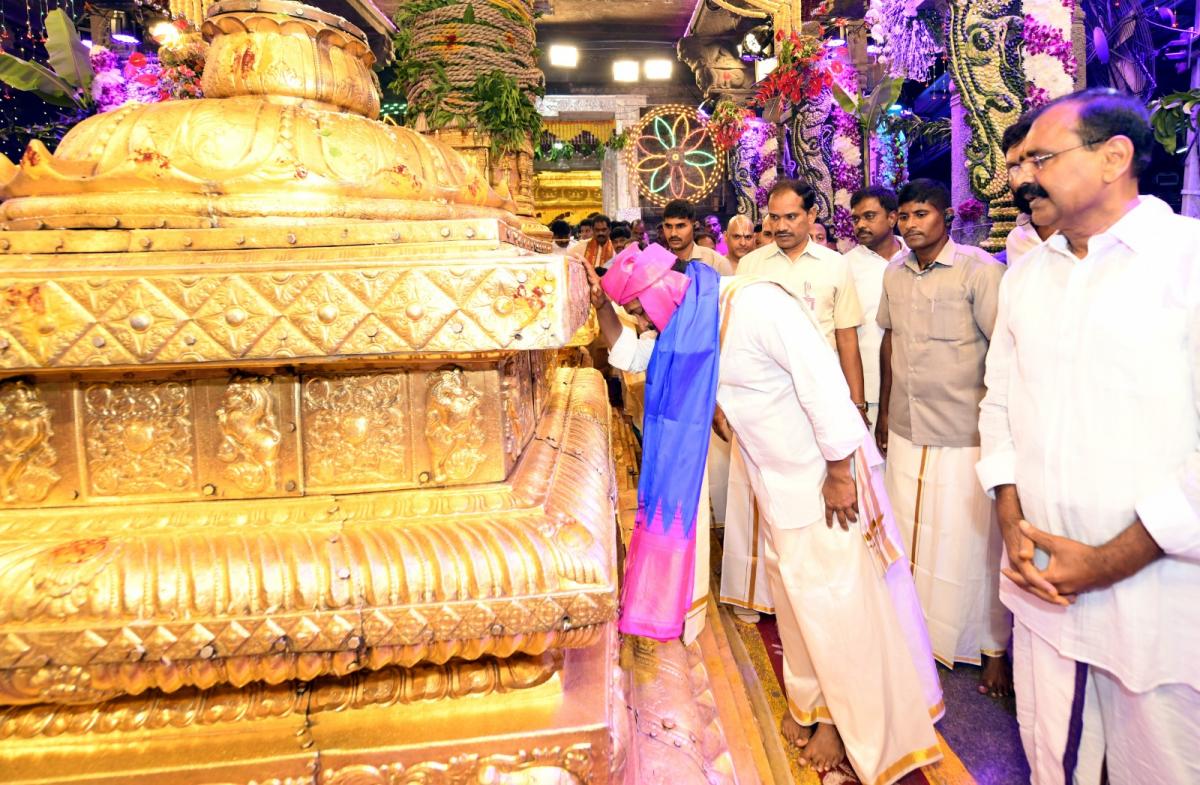 CM-YS-Jagan-At-Tirumala-Brahmotsavam-21.jpeg 18