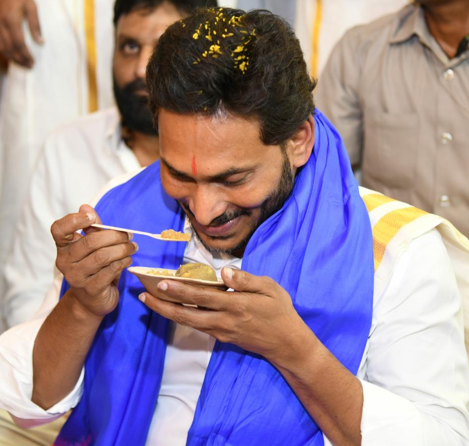 CM-YS-Jagan-At-Tirumala-Brahmotsavam-29.jpeg 28