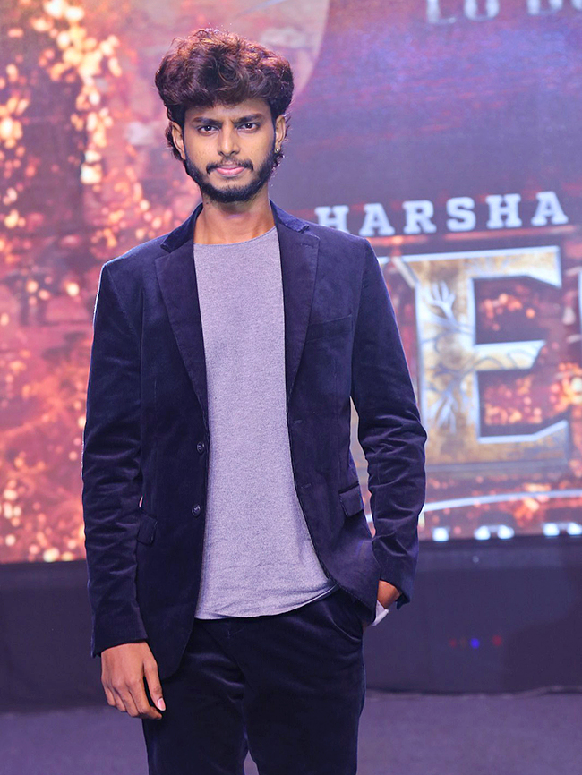 Youtuber_20Harsha_20Sai_20to_20make_20debut_20with_20Mega_20Movie_20-23.jpg 23