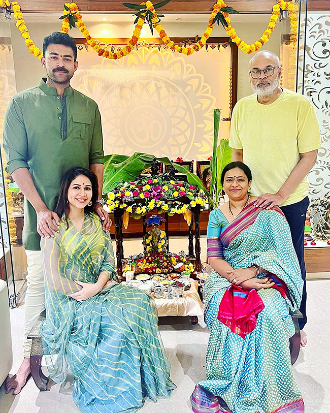 Celebrities_20Ganesh_20Chaturthi_20Celebrations_20Photo_20Gallery-9.jpg 9