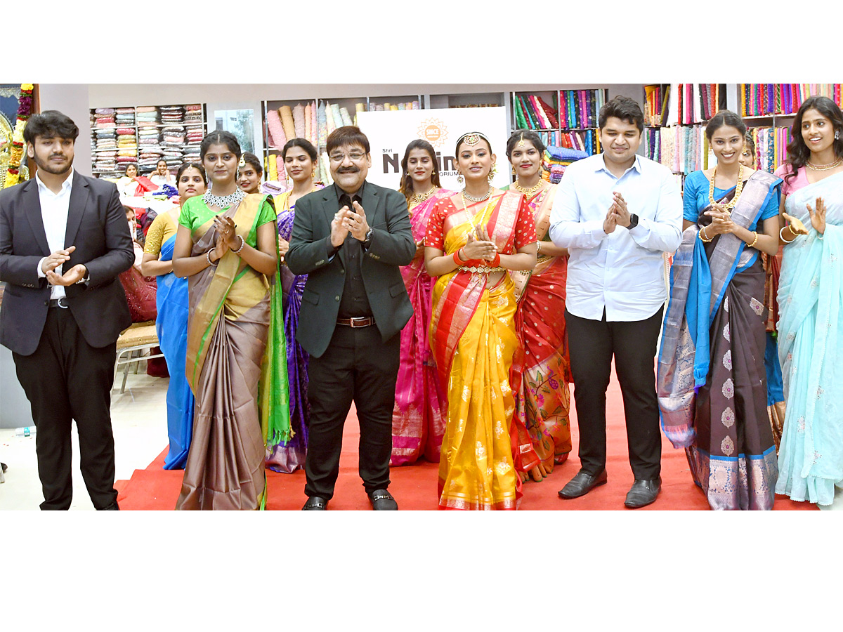 Cloth_20Emporium_20Grand_20Inauguration_20In_20Madhurawada_20Photos_1.jpg 1