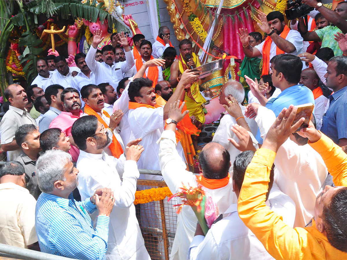 Khairatabad_20Maha_20Ganapathi_202023_20Photos-21.jpg 21