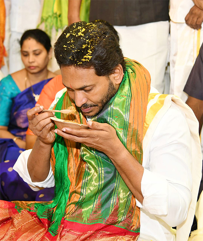 ap_20cm_20ys_20jagan_20visit_20in_20tirumala-15.jpg 15