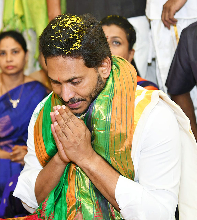 ap_20cm_20ys_20jagan_20visit_20in_20tirumala-2.jpg 2