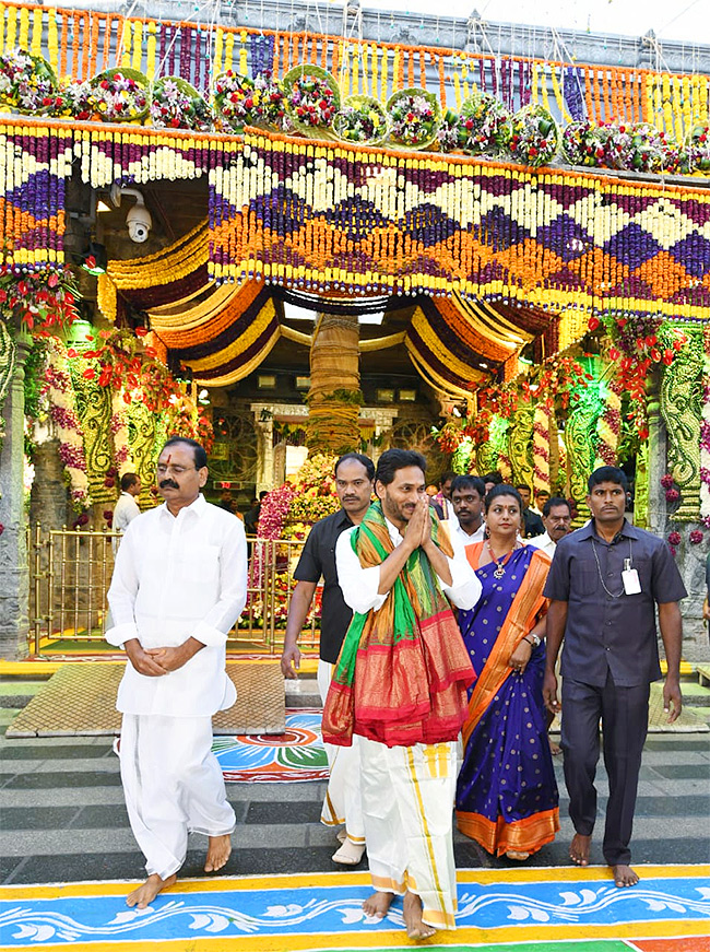 ap_20cm_20ys_20jagan_20visit_20in_20tirumala-6.jpg 6