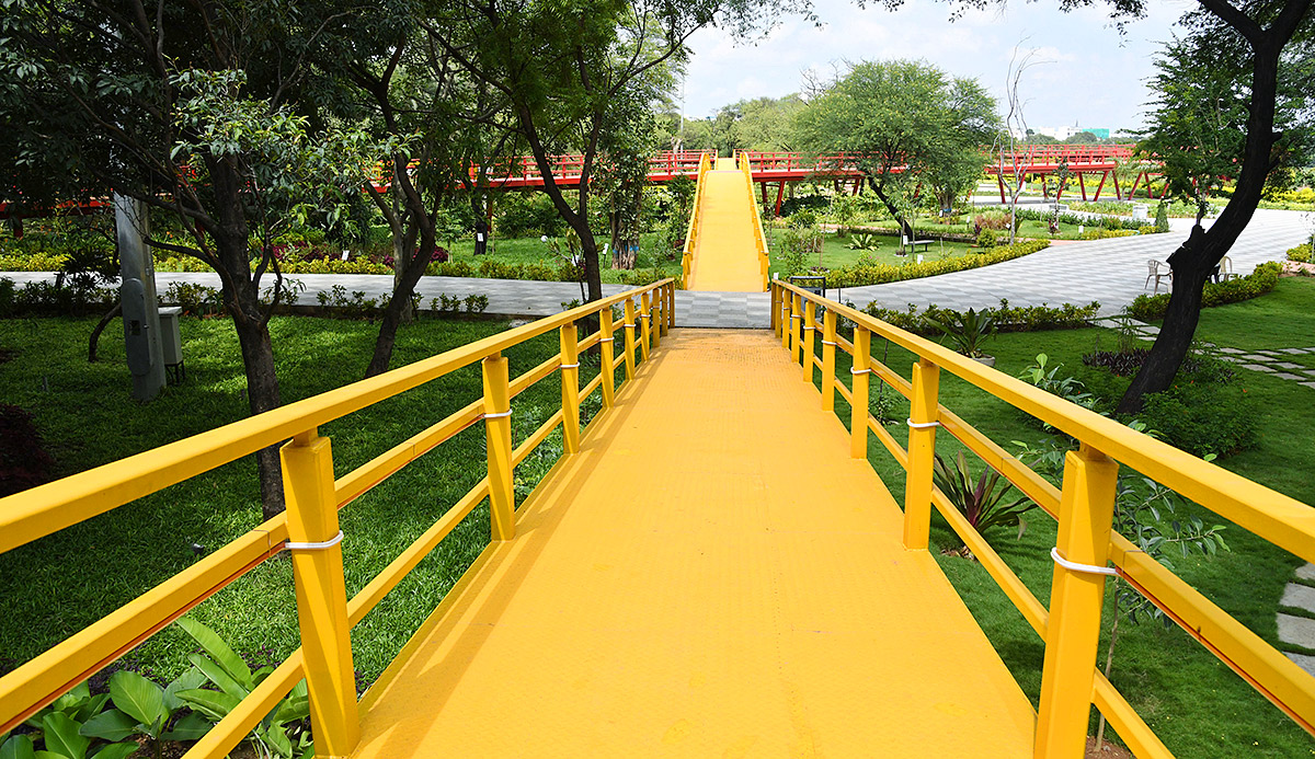 Lakeview_20Park_20in_20Hussain_20Sagar_20Hyderabad-15.jpg 13