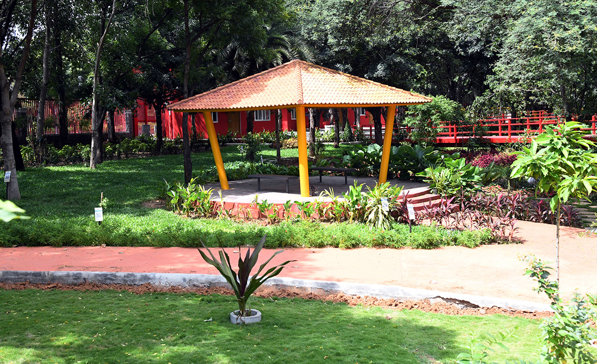 Lakeview_20Park_20in_20Hussain_20Sagar_20Hyderabad-17.jpg 15