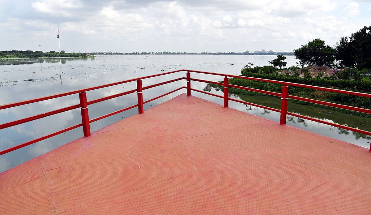 Lakeview_20Park_20in_20Hussain_20Sagar_20Hyderabad-20.jpg 18
