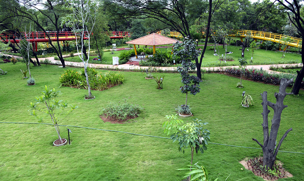 Lakeview_20Park_20in_20Hussain_20Sagar_20Hyderabad-24.jpg 22