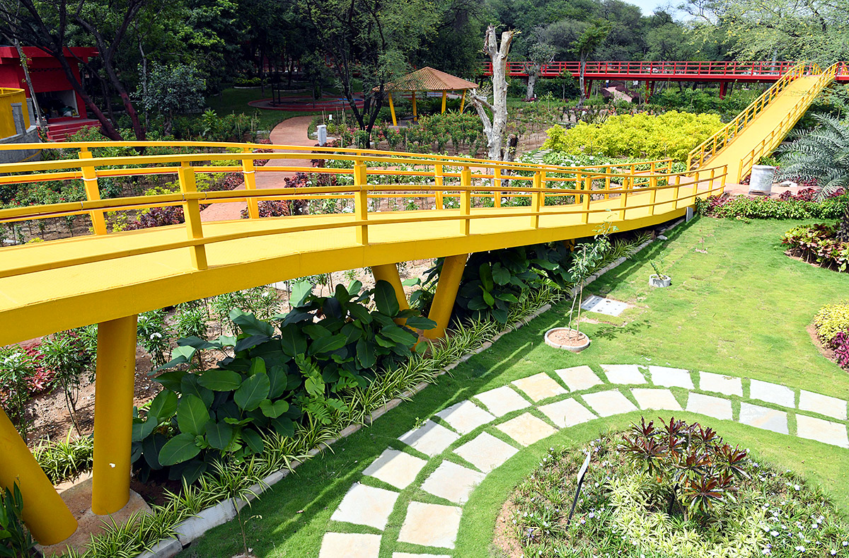 Lakeview_20Park_20in_20Hussain_20Sagar_20Hyderabad-6.jpg 5