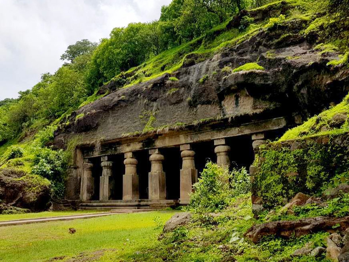 1._20Elephanta-Caves_Mumbai.jpg 2