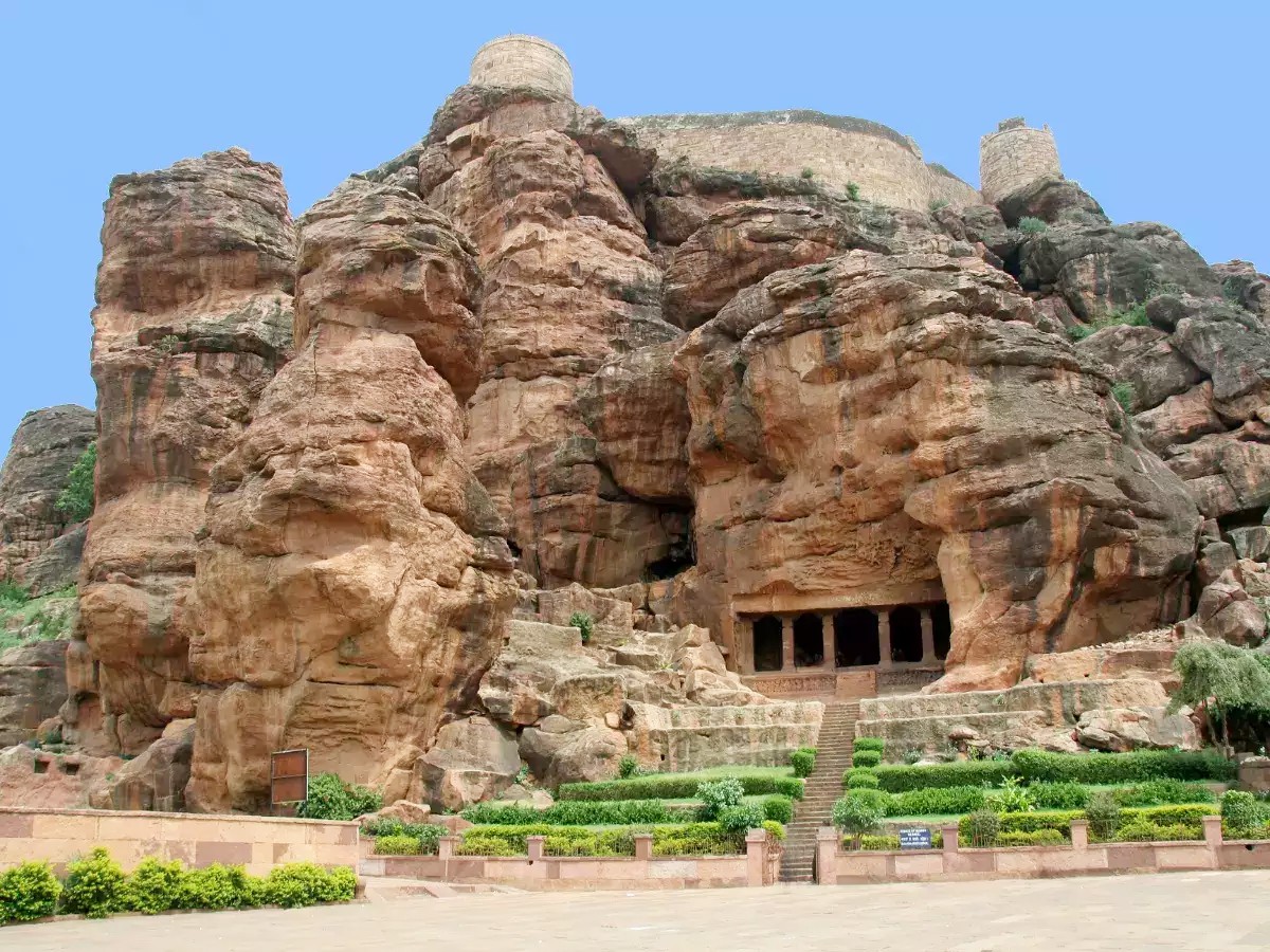 2._20Badami-Caves_Karnataka.jpg 4
